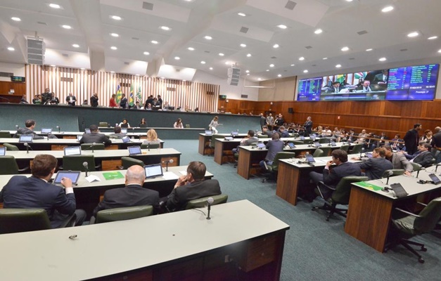 Projeto que rescinde contrato com a Enel Goiás é apresentado na Assembleia