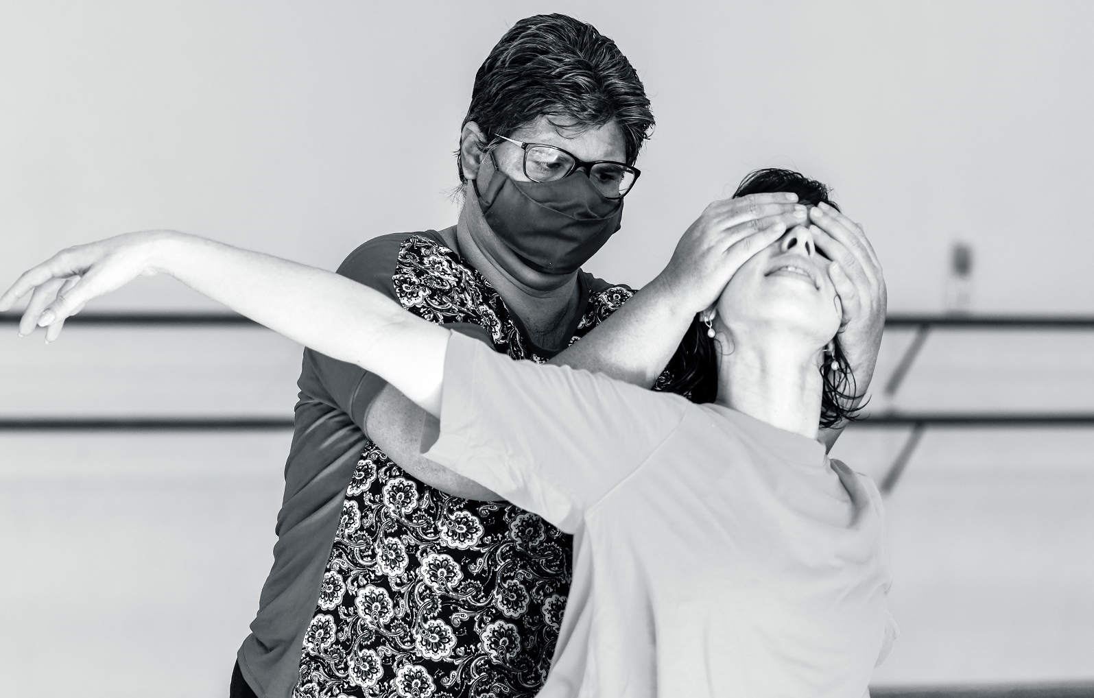 Quasar Cia de Dança apresenta espetáculo 'Carinhosamente juntos' em Goiânia