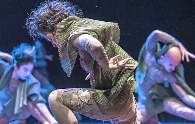 Quasar Cia de Dança se apresenta no Teatro Goiânia