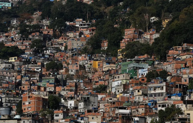 Quase 16,4 milhões de pessoas moram em favelas no Brasil, revela Censo