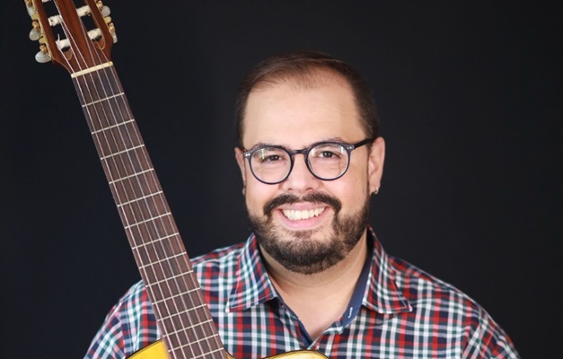 Quintal do Jajá recebe show de Ricardo Coutinho