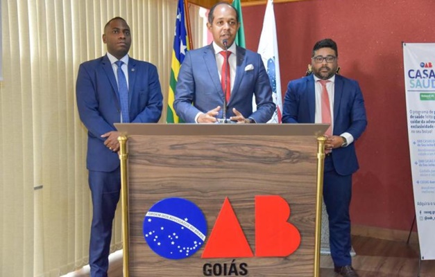 Racismo: Conselheiros negros da OAB-GO repudiam declarações de Gustavo Gayer