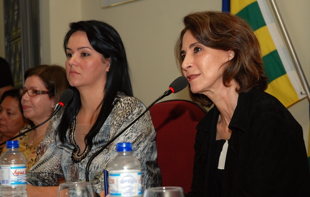 Raquel Teixeira se reúne com professores e população na Cidade de Goiás