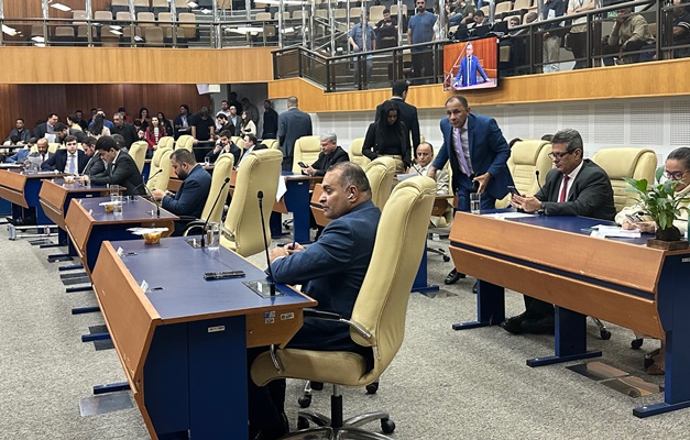 Reajuste para professores da rede municipal de Goiânia é aprovado na Câmara