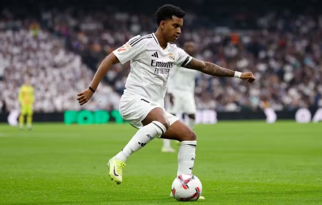 Real confirma lesão muscular e Rodrygo pode ficar afastado por até 6 semanas