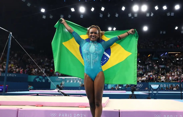 Rebeca Andrade é celebrada por lendas do esporte brasileiro