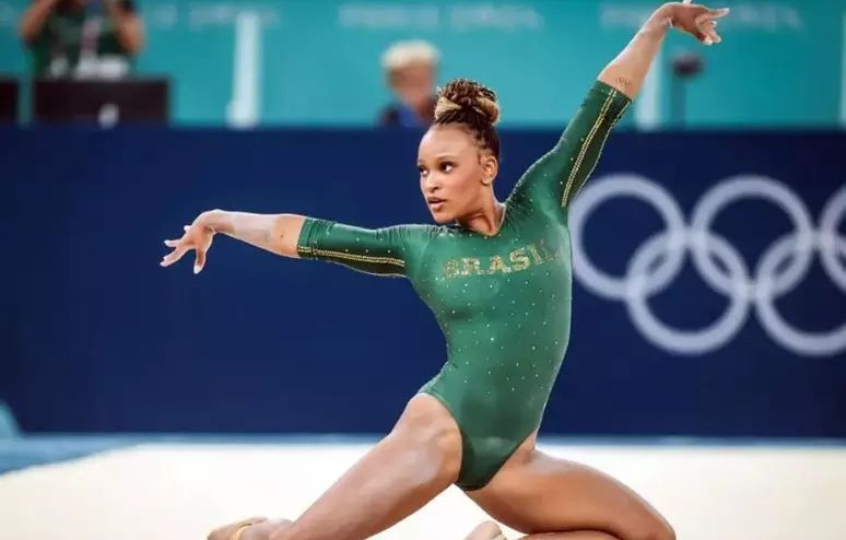 Rebeca Andrade estreia em Paris-2024 com salto de 1080º inédito