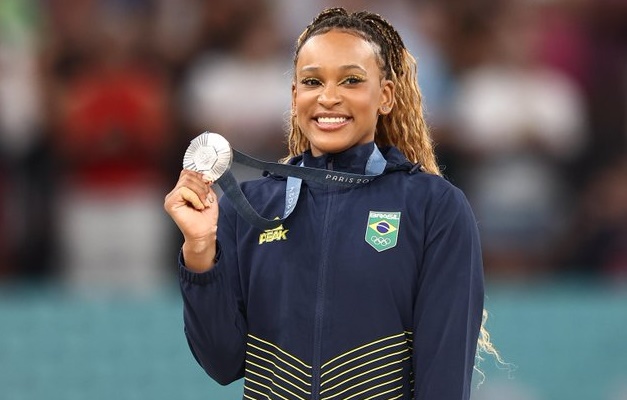Rebeca Andrade se torna brasileira com mais medalhas na história dos Jogos Olímpicos
