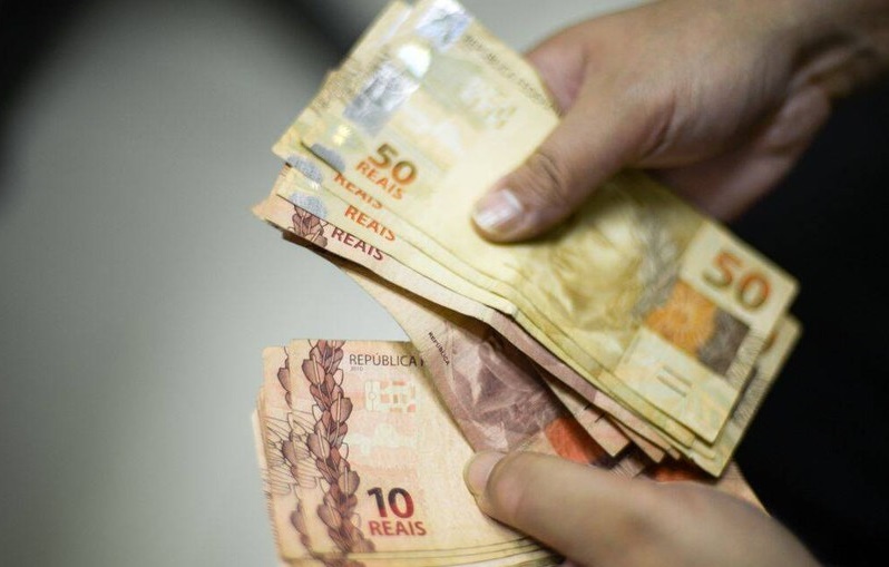 Receita paga nesta segunda maior lote de restituição do IR da história
