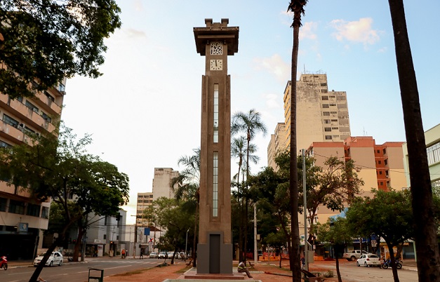 Relógio da Avenida Goiás: riqueza do acervo arquitetônico da capital