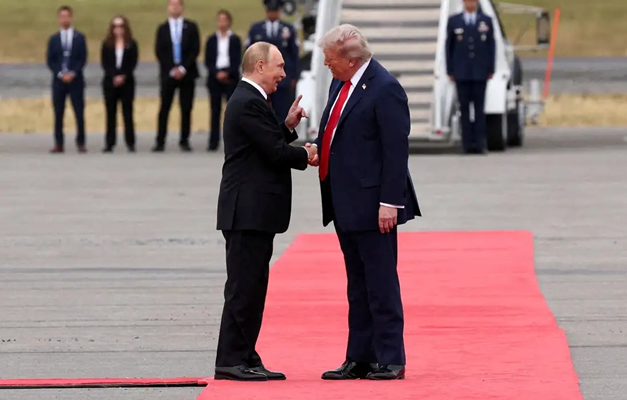 Reunião entre Trump e Putin termina sem acordo para cessar-fogo na Ucrânia