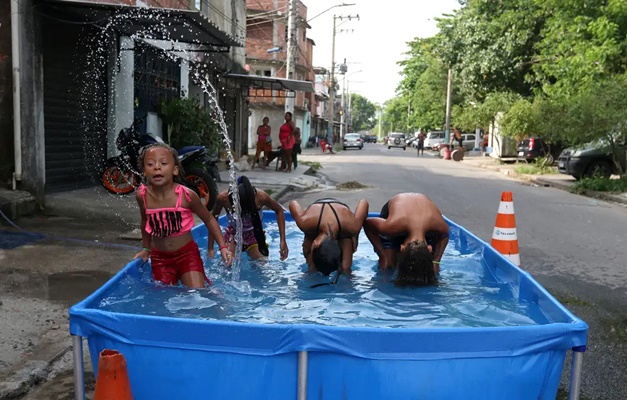 Rio tem calor recorde e sensação térmica beira os 60°C nesta sexta (17)