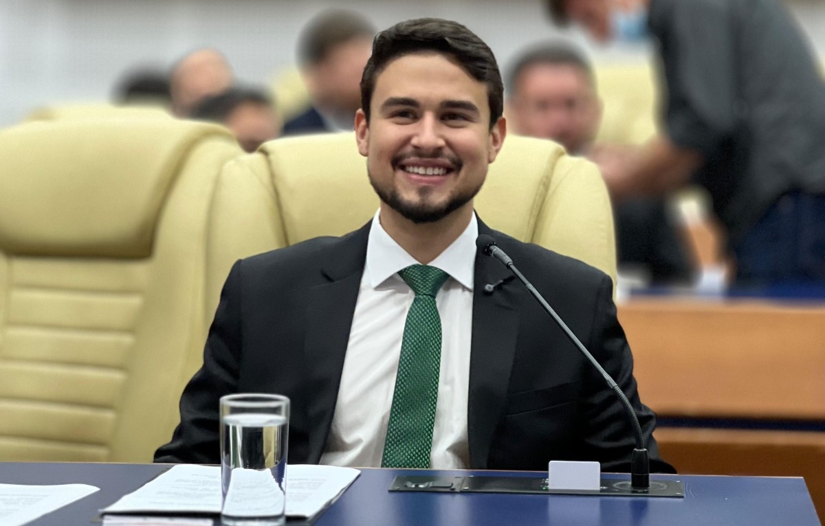 Rodrigo Rizzo assume cadeira na Câmara de Goiânia 