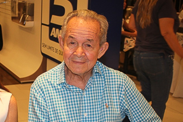 Rogério Cruz lamenta morte de Hélio Rocha