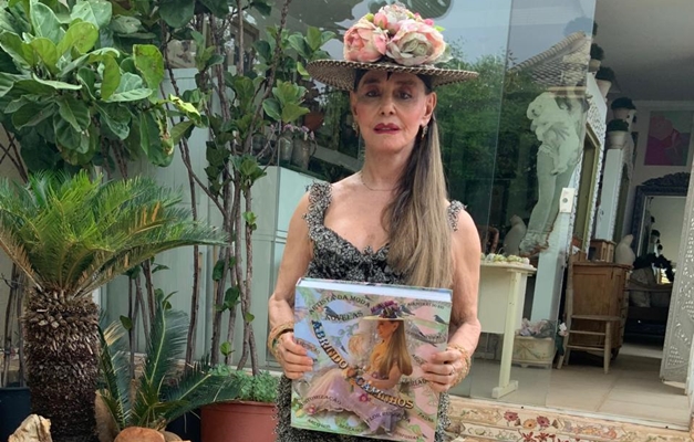 Rucélia Ximenes lança livro que mostra sua arte durante 50 anos de produção