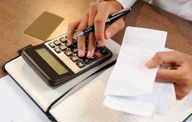 Saiba como evitar endividamento e realizar compras mais conscientes