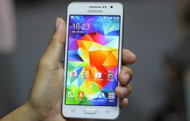 Samsung lança celular com recursos específicos para selfie