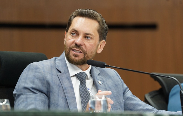 Sancionada lei que combate venda de combustíveis adulterados em Goiás 