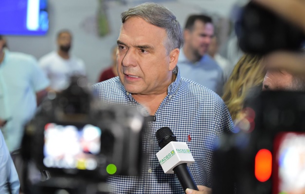 Sandro Mabel critica falta de controle das contas da Prefeitura de Goiânia