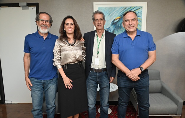 Sandro Mabel diz procurar "as mais rápidas soluções” para a saúde de Goiânia