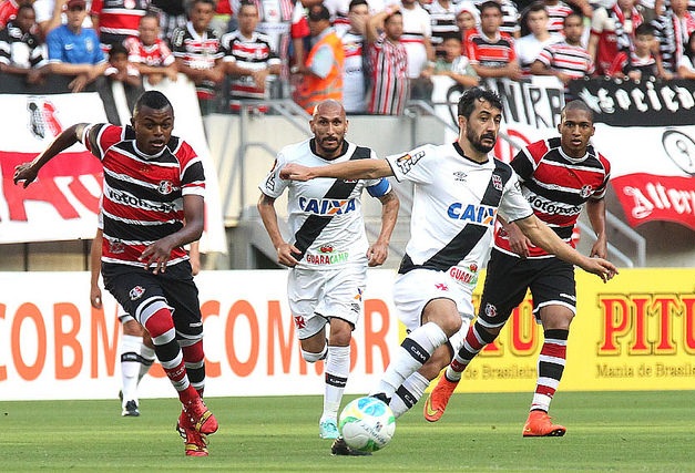 Santa Cruz faz gol no fim e bate o Vasco em Recife