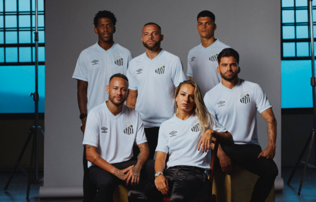 Santos lança novo uniforme que simboliza volta à elite e homenageia ponto turístico da cidade