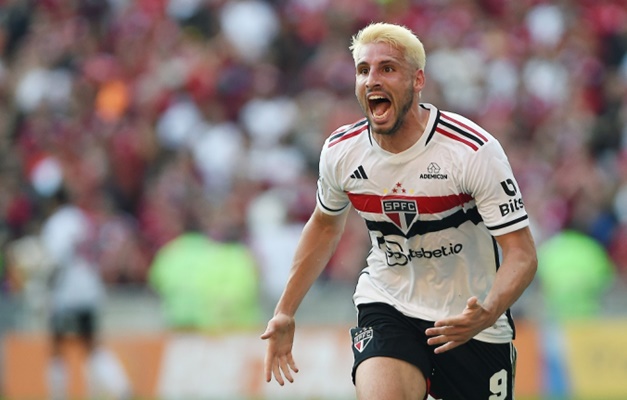 Na 1ª partida da final da Copa do Brasil, São Paulo vence o Flamengo no  Maracanã