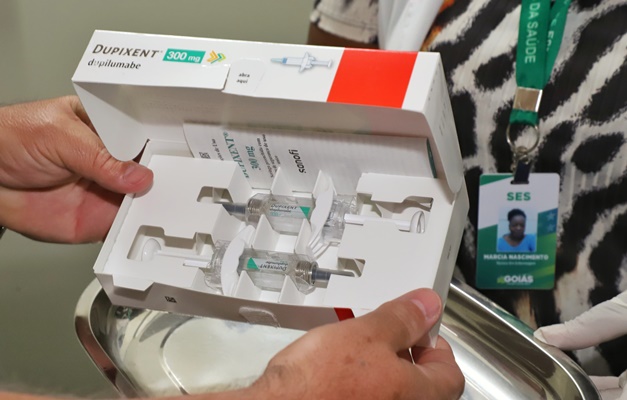 Saúde inicia oferta gratuita de medicamento para dermatite atópica em Goiás