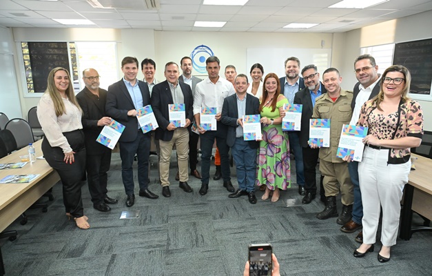 Sebrae Goiás entrega estudo com propostas para simplificação de empresas