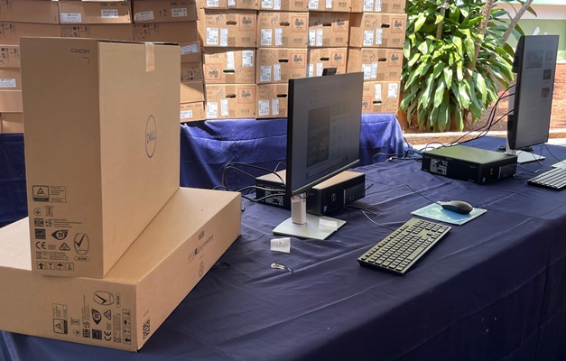 Secretaria Municipal de Desenvolvimento Humano recebe 300 novos computadores