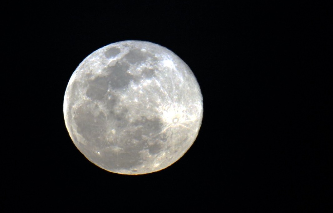 Segunda superlua do ano poderá ser vista no Brasil por 3 dias