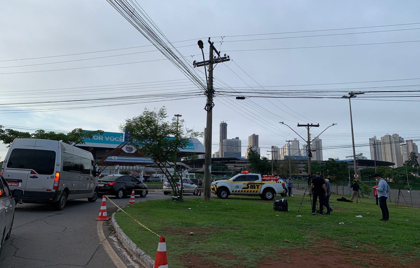 Segurança é reforçada na região do ginásio onde Marília Mendonça será velada