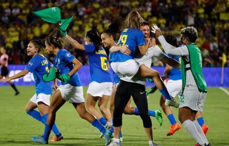 Seleção brasileira feminina bate Colômbia e conquista a Copa