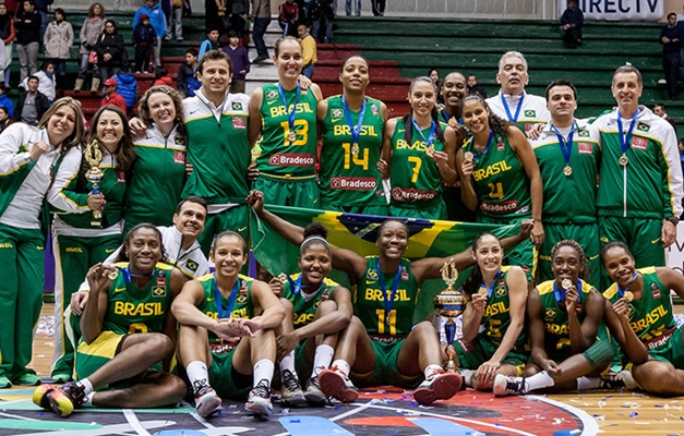 Seleção brasileira vence e festeja título sul-americano no basquete