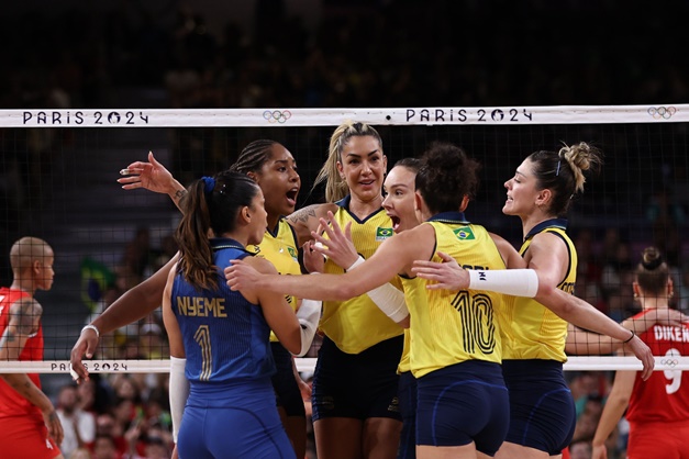 Seleção feminina de vôlei supera Turquia e ganha o bronze em Paris