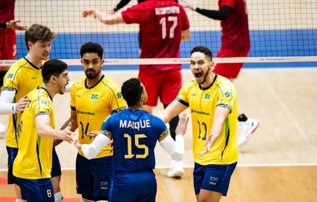 Seleção masculina de vôlei vence Japão e confirma vaga na fase final da Liga das Nações