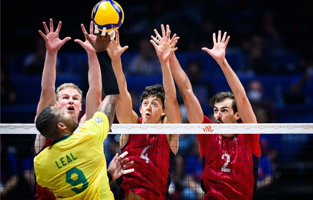 Seleção masculina leva virada dos EUA e se despede da Liga das Nações