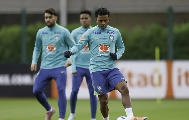 Seleção realiza primeiro treino para amistosos na Europa