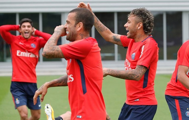 Sem documento entregue no prazo, Neymar não poderá estrear pelo PSG neste sábado