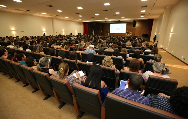 Seminário internacional aborda habilidades socioemocionais em Goiânia