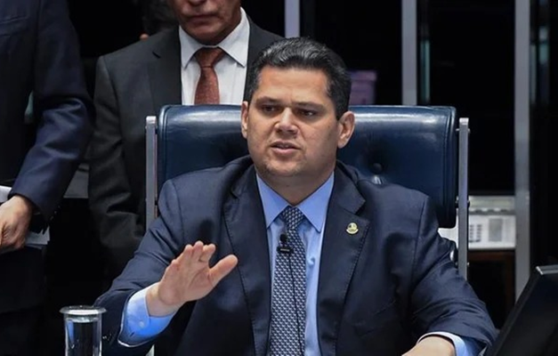 Senado adia para próxima semana votação do projeto que aumenta número de deputados