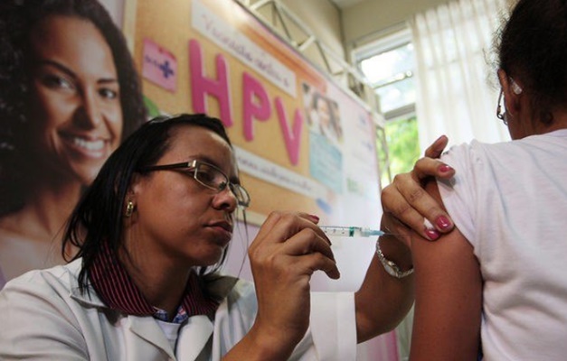Senador Canedo inicia vacinação contra HPV e meningite C nas escolas