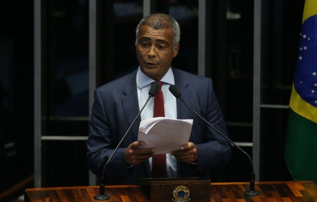 Senador Romário é internado no Rio após quadro de infecção