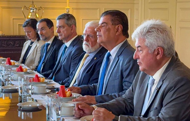 Senadores tentam interceder pelo Brasil nos EUA em semana crucial do tarifaço