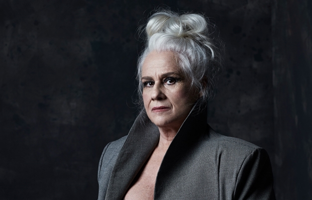 Sesc apresenta espetáculo 'Ficções' com Vera Holtz no Teatro Goiânia 