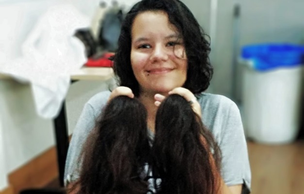 Sesc Centro recebe doação de cabelo para confecção de perucas