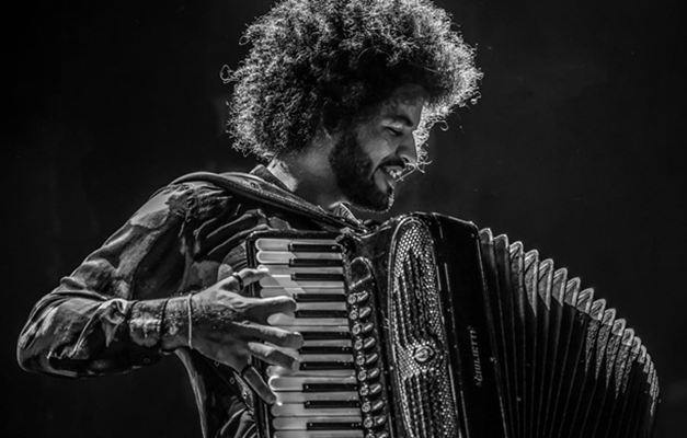 Sesc Goiás apresenta Luau da Liberdade com show de Mestrinho