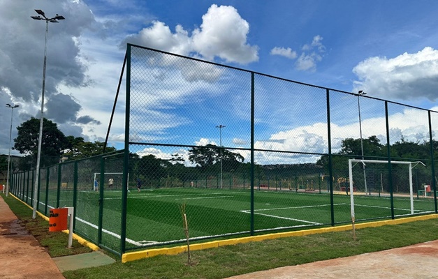 Sete dias por semana: Veja onde jogar futebol e vôlei de graça em Goiânia 