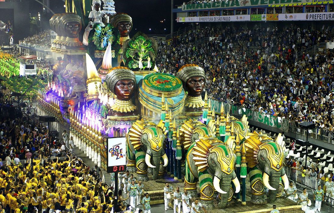 Sete escolas abrem o desfile do Grupo Especial do carnaval de São Paulo