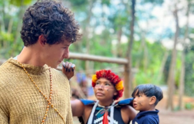 Shawn Mendes visita aldeia Tekoa Yvy Porã em São Paulo 